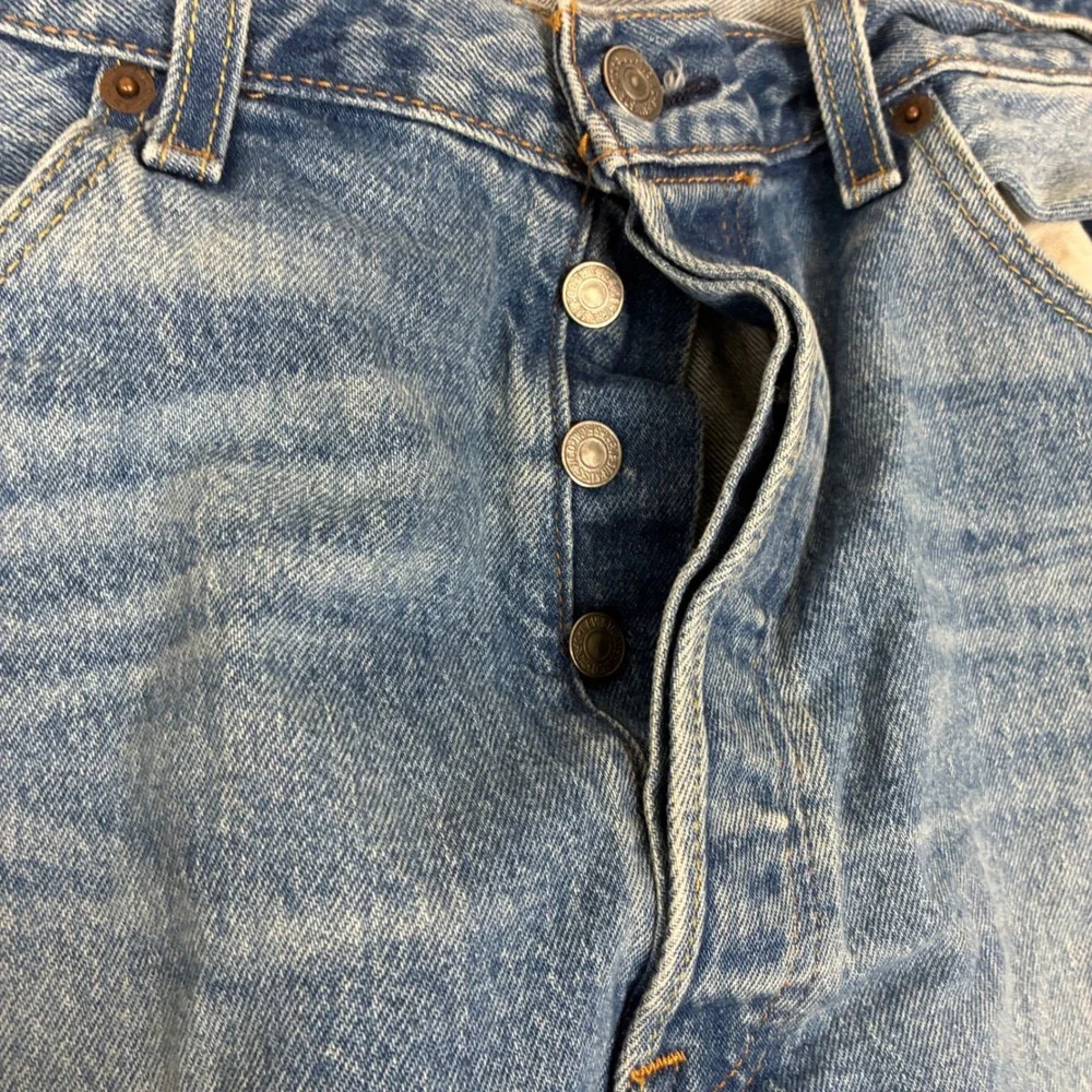 Levi's 501 Button Fly Light Wash Denim Jeans Men's Size 38x29